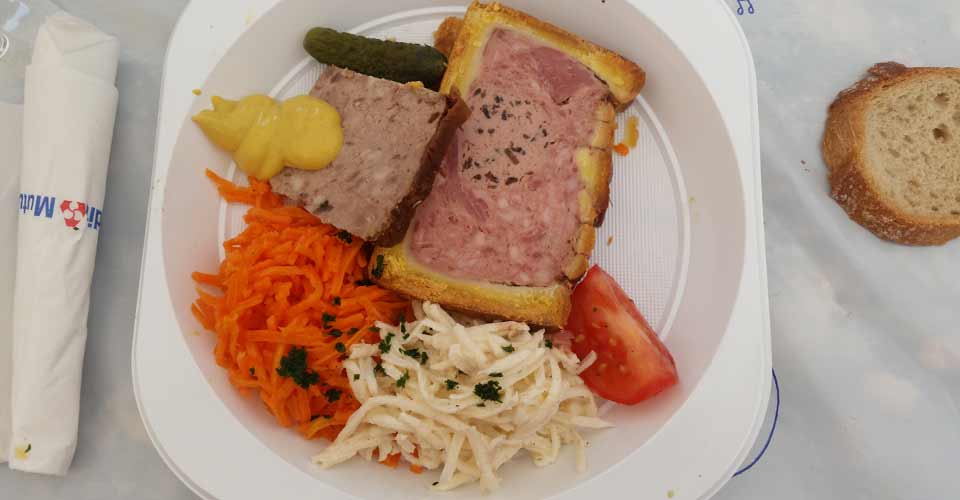 entree-pate-croute-salade