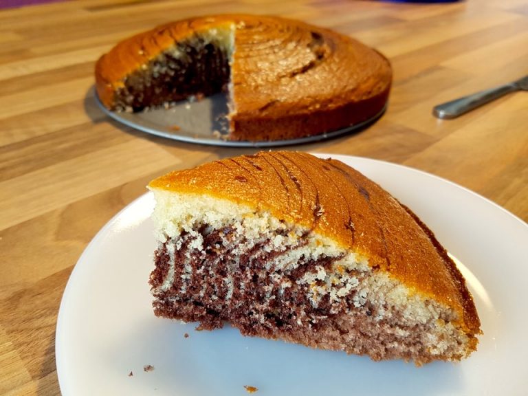 Lire la suite à propos de l’article gâteau zébré recette : cake marbré chocolat