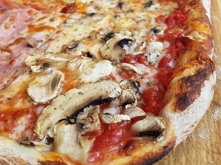 Lire la suite à propos de l’article Julia’s Kehl : des pizzas de 60 cm de long !