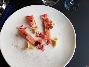 Lire la suite à propos de l’article Blue Flamingo : cuisine raffinée sur un bateau restaurant à Strasbourg