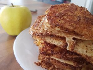 Lire la suite à propos de l’article Apfelkiechle : beignets aux pommes alsaciens
